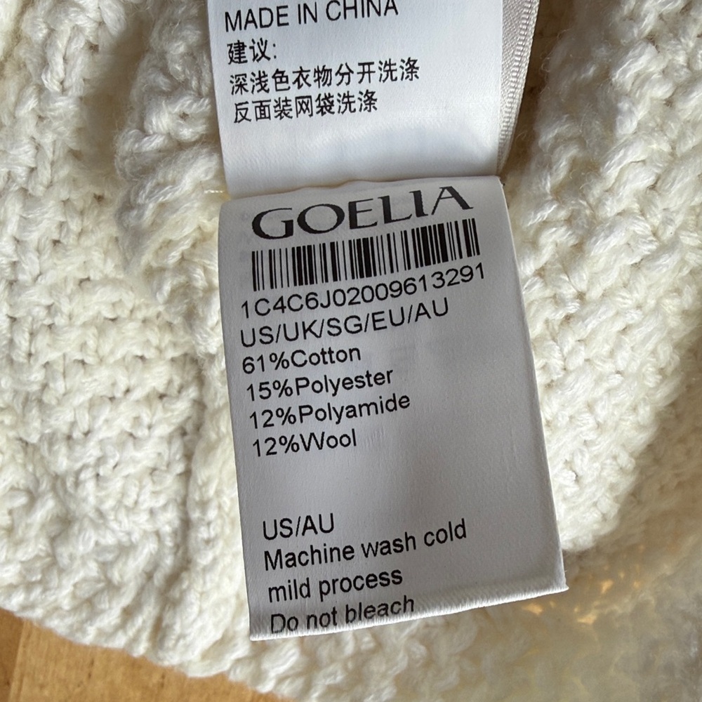 Goelia Round Neck Knitted Button-Up Cardigan - Picture 8 of 8